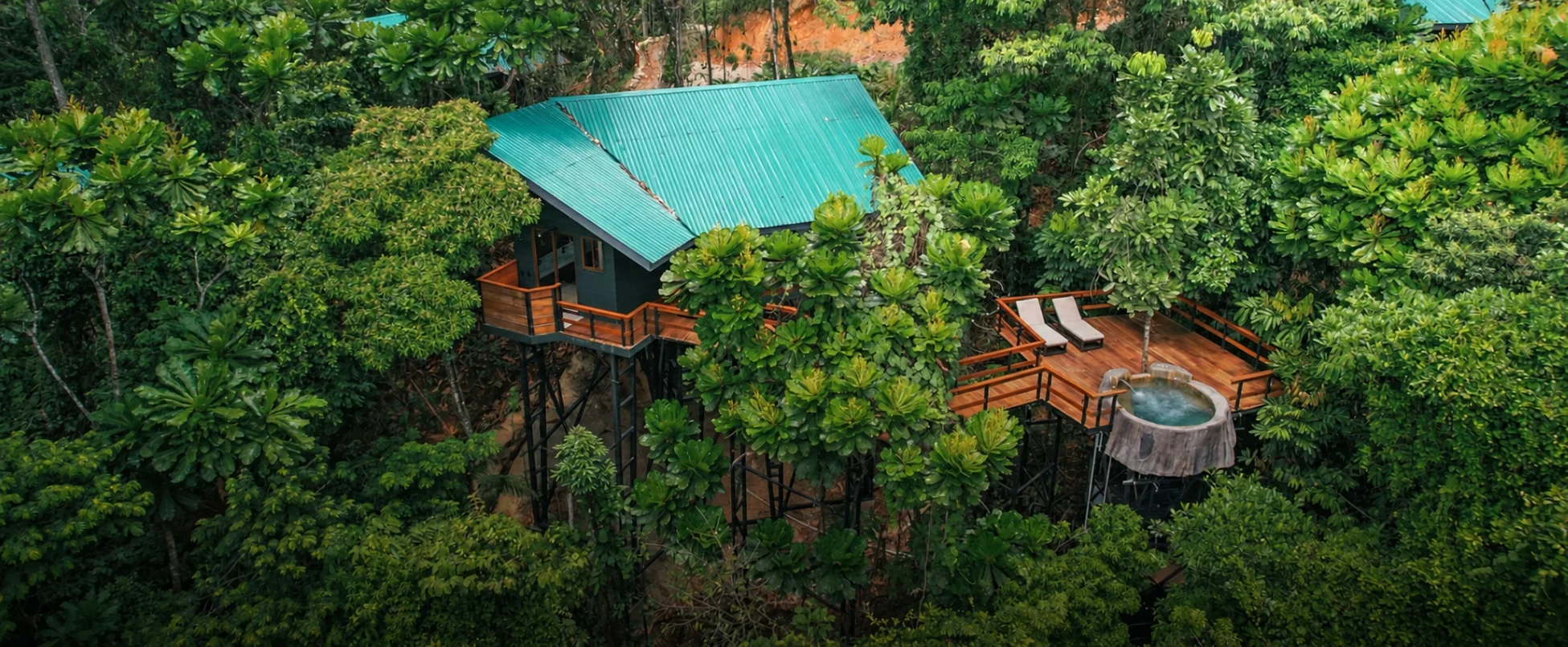 Chachagua bungalow immersed in the rainforest